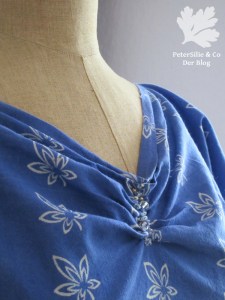 Ausschnitt Blaudruckbluse