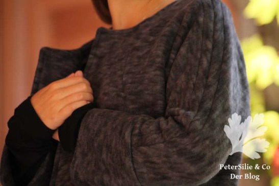 PeterSilieUndCo_FrauAva_Strickwalk_graublau_2