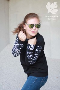 Grainline Studio Linden Sweatshirt Pullover Raglanärmel schwarz weiß Reste Applikation