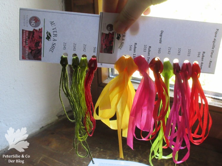 Seidengarn und Bänder