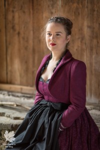 Dirndl violett selber nähen Blog Anleitung