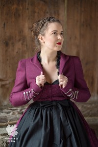 Dirndl violett selber nähen Blog Anleitung