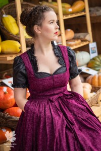 Dirndl violett selber nähen Blog Anleitung modern Burda Schnittmuster
