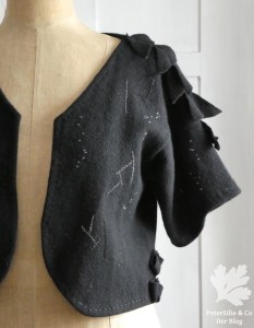 Upcycling Bolero Stickerei vorne