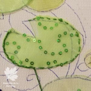 Seeerosenblätter Perlen Pailletten Paillettenperlenfrickelalong PeterSilie&Co Sticken Diy Hangestickt Stickerei Organza Perlen Filz Tutorial