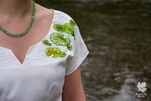 Seeerosenblätter Perlen Pailletten Paillettenperlenfrickelalong PeterSilie&Co Sticken Diy Hangestickt Stickerei Organza Perlen Filz Tutorial bestickte Bluse Vintage