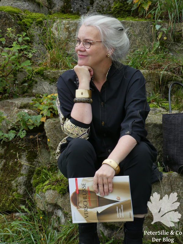 goanna and snake aboriginestoff karlotta pink stiebner verschlüsse