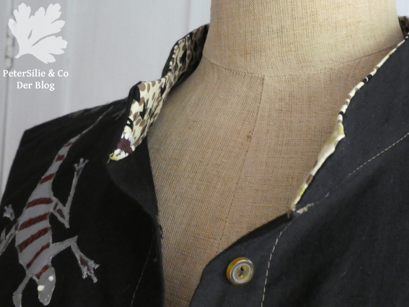 Goanna and Snake Dreaming desidned by Audrey Martin Napanangka Bluse Stiebner