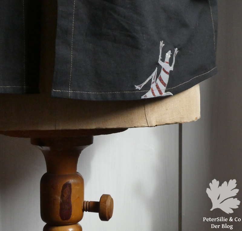 Goanna and Snake Dreaming desidned by Audrey Martin Napanangka