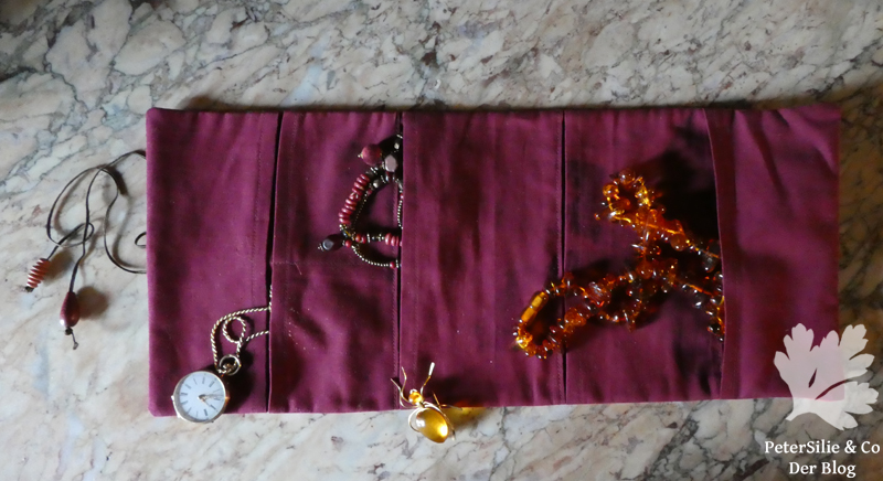 Sarongstoff Schmuckrolle