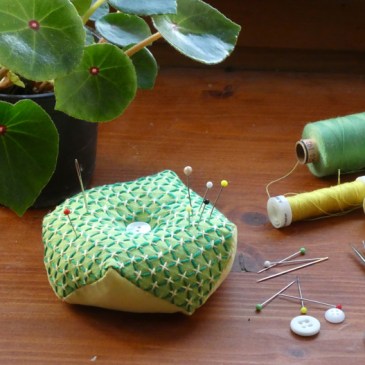 Biscornu Nadelkissen Sashiko in Farbe Boutique Sha Editorial Haupt