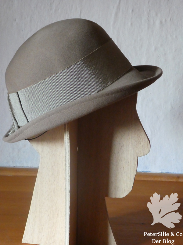 damenhut aus beigem Filz